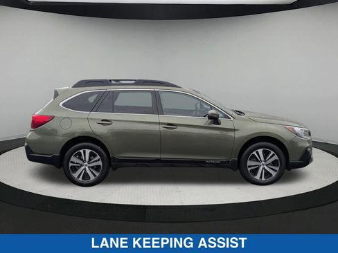 Used 2019 Subaru Outback 2.5i Limited AWD/4WD image 2