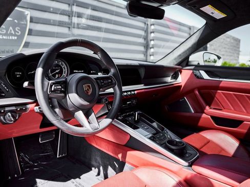 Used 2021 Porsche 911 Turbo S image 2