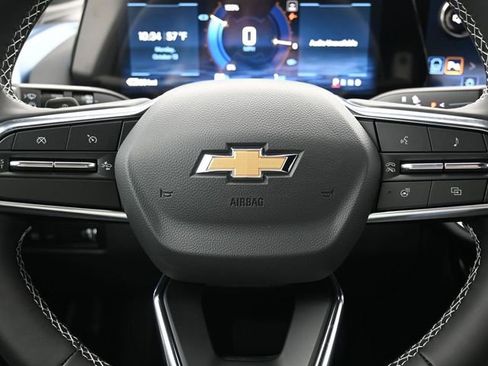 New 2026 Chevrolet Equinox EV LT image 28