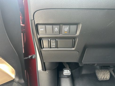 Used 2024 Nissan Armada Platinum w/ Captain's Chairs Package RWD image 25