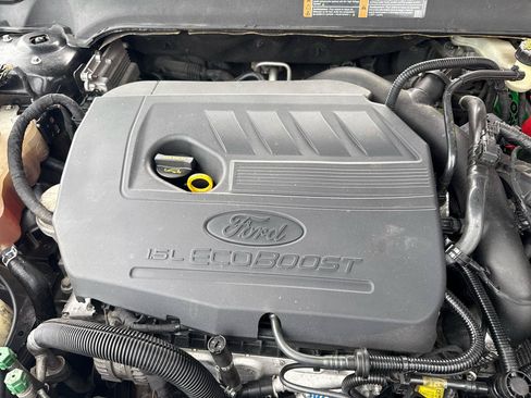 Used 2017 Ford Fusion SE w/ Fusion SE Technology Package FWD image 22