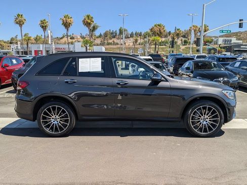 Used 2022 Mercedes-Benz GLC 300 image 3