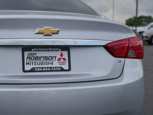 Used 2016 Chevrolet Impala LT FWD image 10