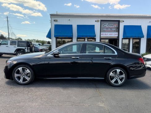 Used 2018 Mercedes-Benz E 300 4MATIC image 8