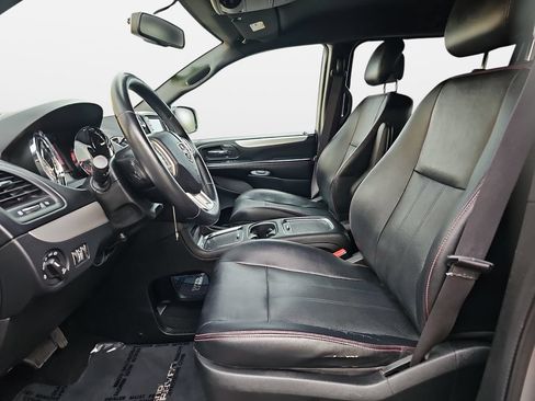 Used 2017 Dodge Grand Caravan GT FWD image 17