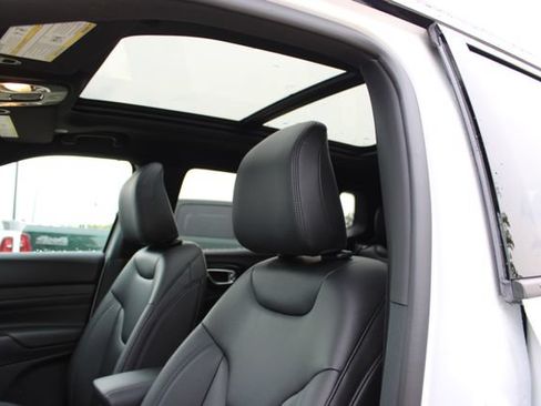 New 2026 Jeep Compass Limited w/ Sun, Sound & Navigation Group AWD/4WD image 29