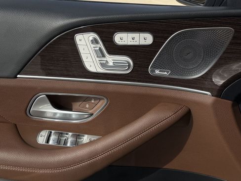 Used 2025 Mercedes-Benz GLS 450 4MATIC image 23