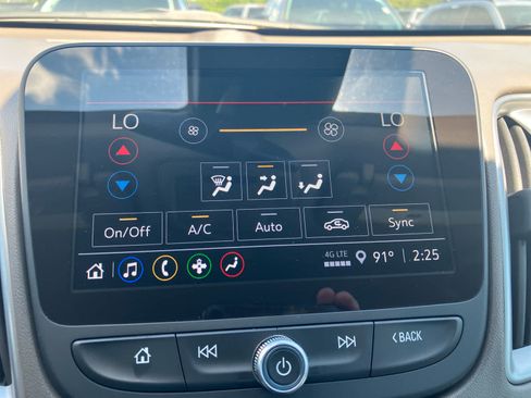 Used 2025 Chevrolet Malibu LT FWD image 22