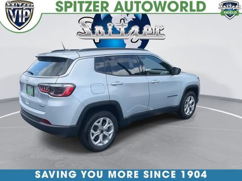 Used 2025 Jeep Compass Latitude AWD/4WD image 9