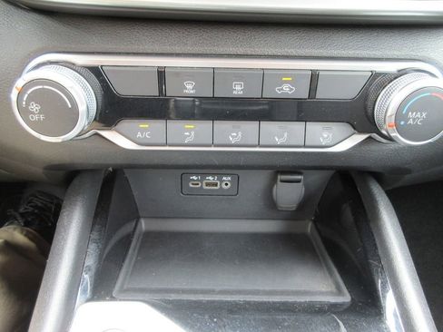 Used 2024 Nissan Altima 2.5 SV FWD image 26
