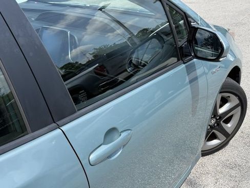 Used 2019 Toyota Prius Limited FWD image 10