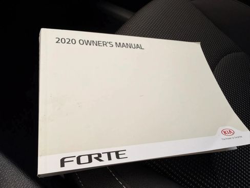 Used 2020 Kia Forte LXS FWD image 13