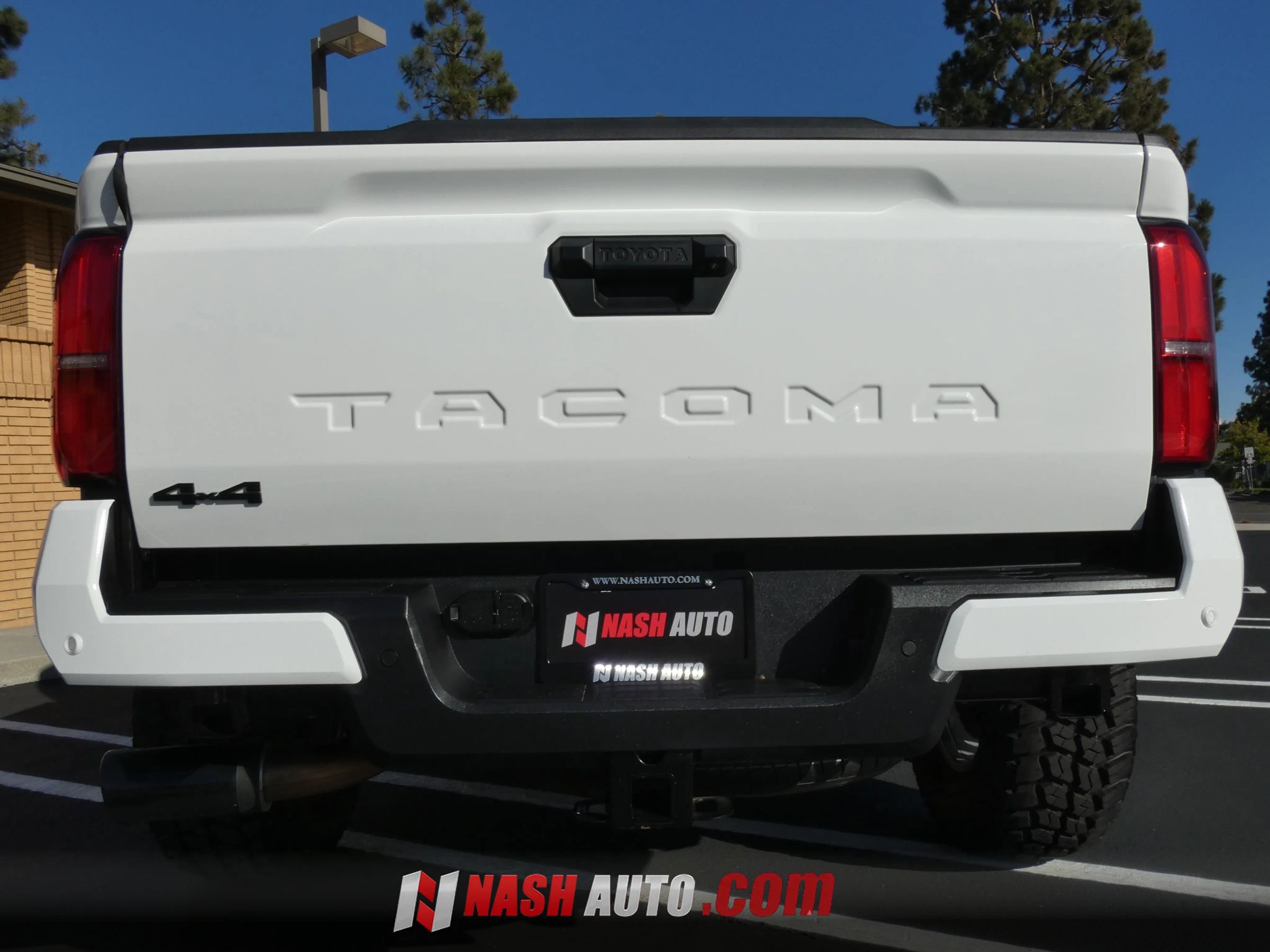 Used 2026 Toyota Tacoma TRD Sport w/ TRD Sport Upgrade Package AWD/4WD image 10