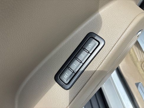 Used 2018 GMC Yukon SLT w/ Open Road Package AWD/4WD image 16