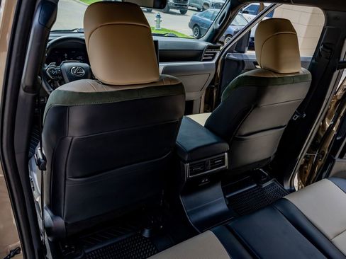 Used 2025 Lexus GX 550 AWD/4WD image 34