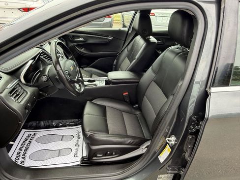 Used 2018 Chevrolet Impala LT FWD image 8