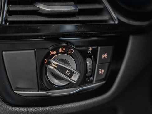 Used 2021 BMW M550i xDrive w/ Premium Package image 52