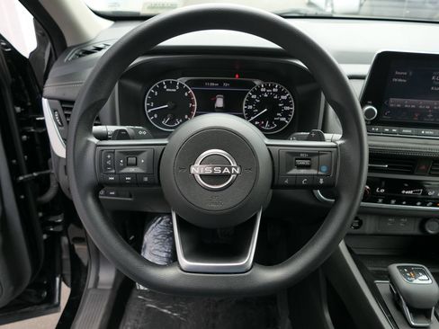 Used 2024 Nissan Rogue SV FWD image 14