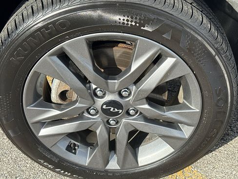 Used 2023 Kia Seltos S AWD/4WD image 8