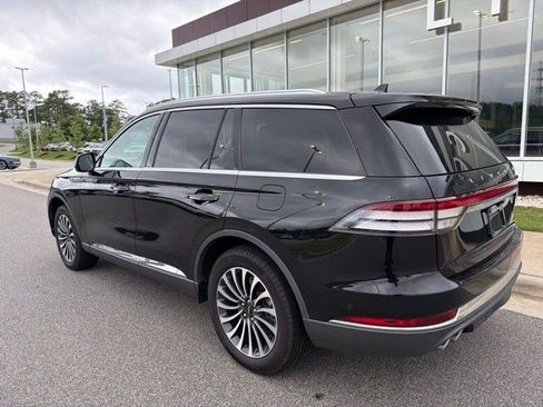 Used 2023 Lincoln Aviator Reserve w/ Equipment Group 201A AWD/4WD image 3