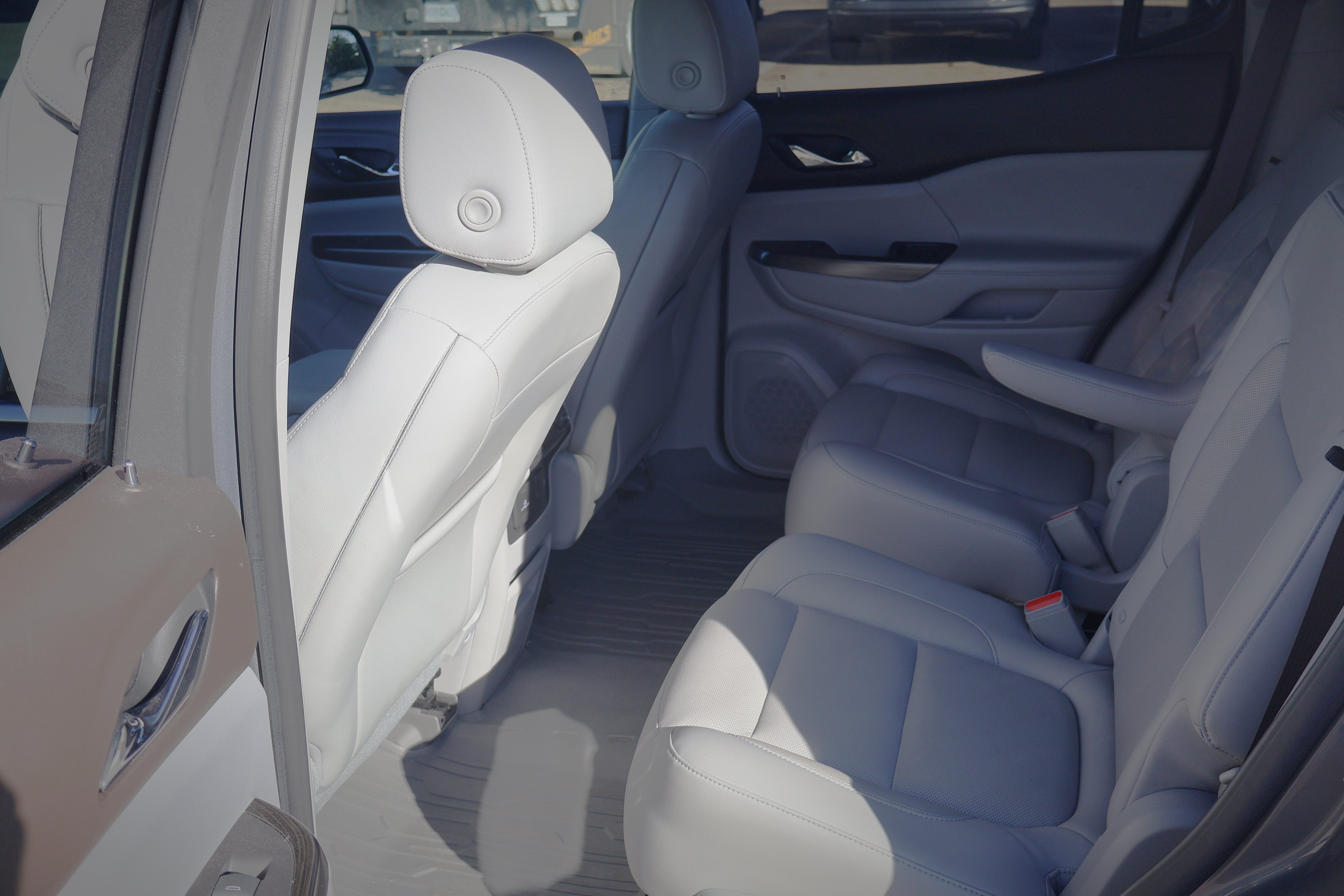 Used 2019 GMC Acadia SLT w/ LPO, Floor Liner Package FWD image 22