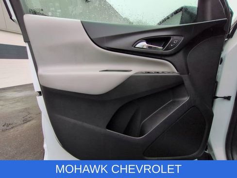 Used 2021 Chevrolet Equinox LS AWD/4WD image 23