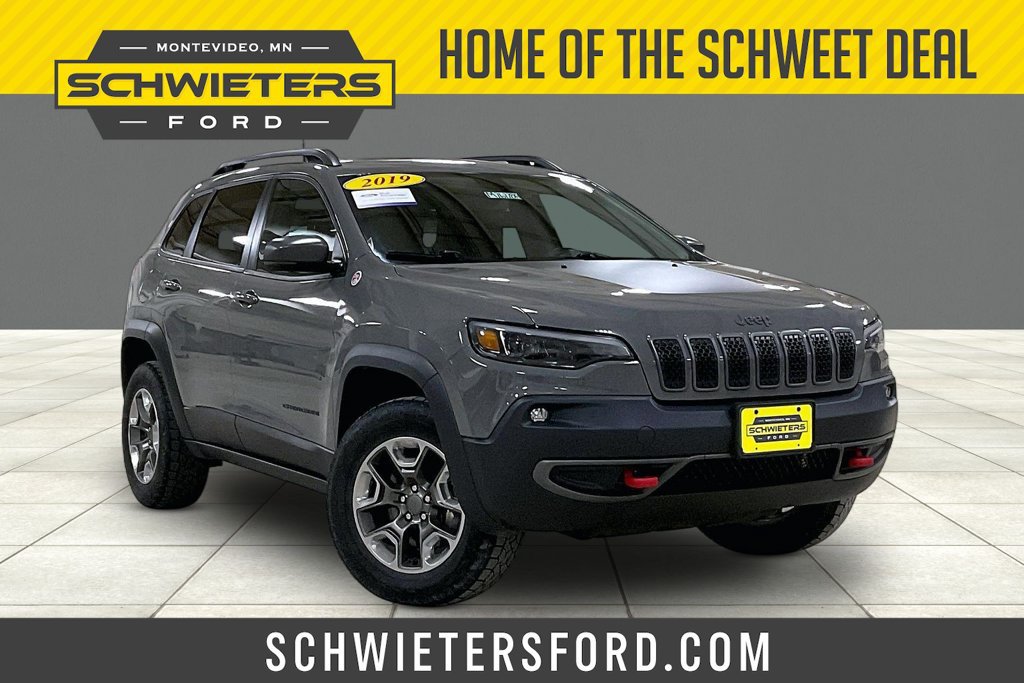 Used 2019 Jeep Cherokee Trailhawk w/ Cold Weather Group AWD/4WD image 1