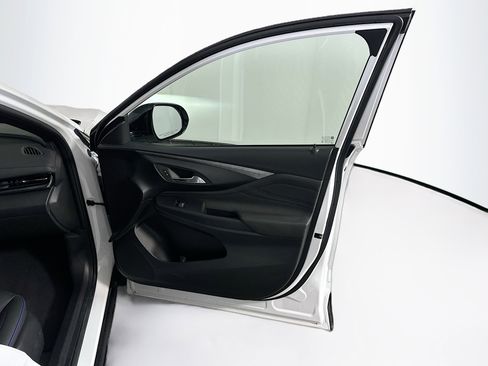 Used 2025 Buick Envista Sport Touring image 31