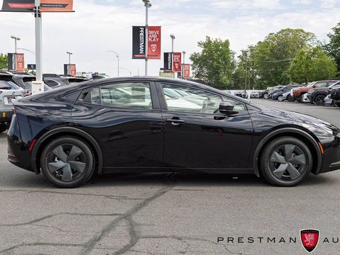 Used 2024 Toyota Prius LE FWD image 15