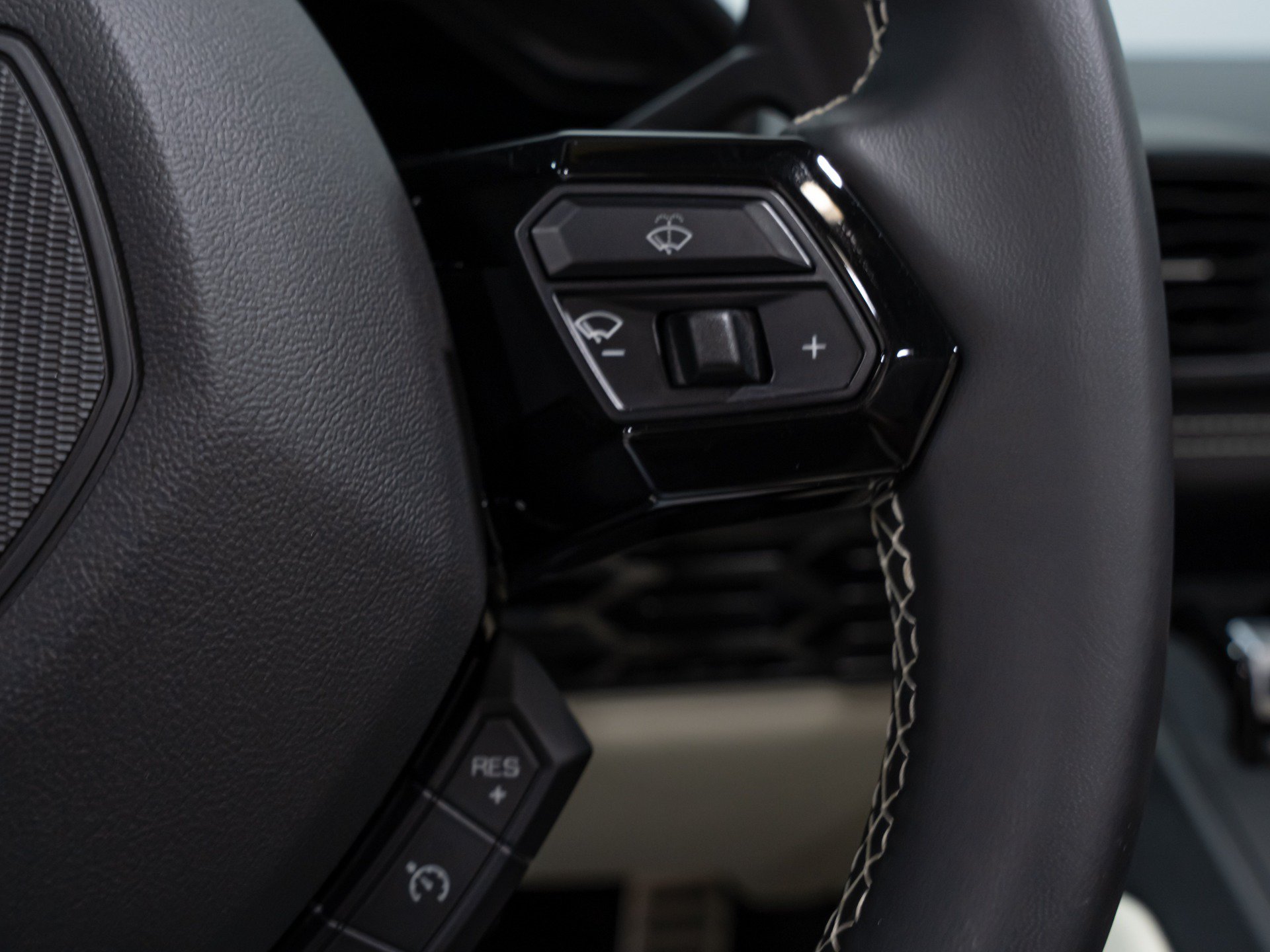 Used 2024 Lamborghini Huracan EVO AWD/4WD image 35