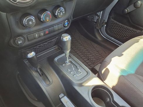 Used 2018 Jeep Wrangler Sport image 26