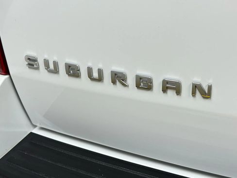 Used 2012 Chevrolet Suburban LT image 13