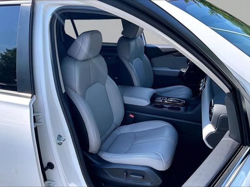 Used 2025 Honda Pilot EX-L image 19