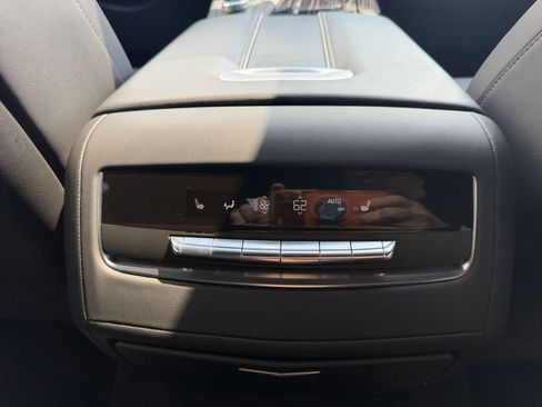 Used 2023 Cadillac Escalade ESV Sport AWD/4WD image 25