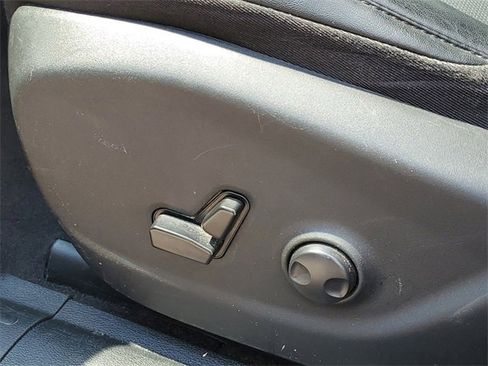 Used 2023 Jeep Cherokee Altitude Lux image 6