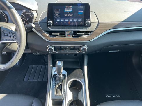 Used 2024 Nissan Altima 2.5 SV image 34