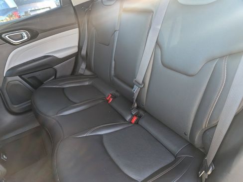 Used 2022 Jeep Compass Limited image 13