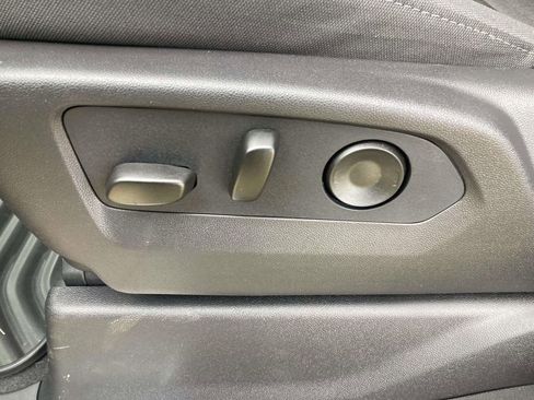 New 2026 GMC Sierra 1500 SLE image 17