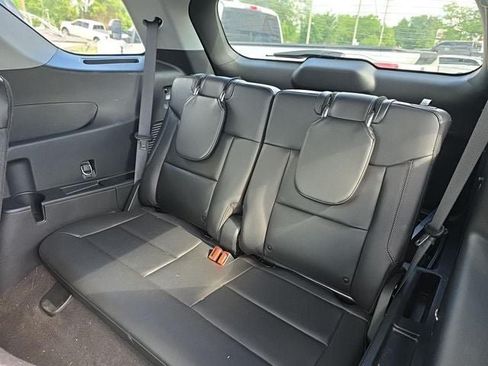 Used 2023 Ford Explorer XLT w/ Equipment Group 202A AWD/4WD image 13