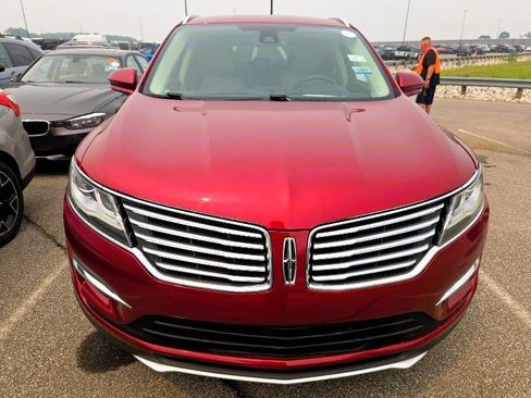 Used 2017 Lincoln MKC Select w/ Lincoln MKC Climate Package FWD image 2