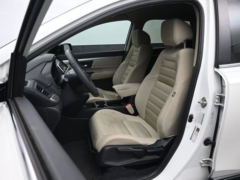 Used 2018 Honda CR-V LX image 17