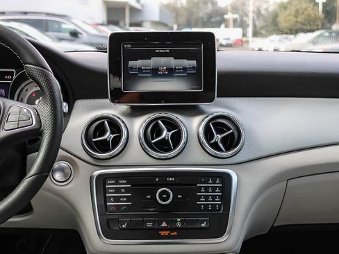 Used 2016 Mercedes-Benz GLA 250 image 13