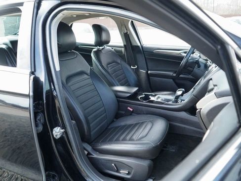 Used 2016 Ford Fusion SE w/ Equipment Group 202A image 10