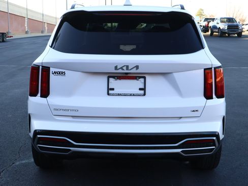 Used 2023 Kia Sorento SX image 31