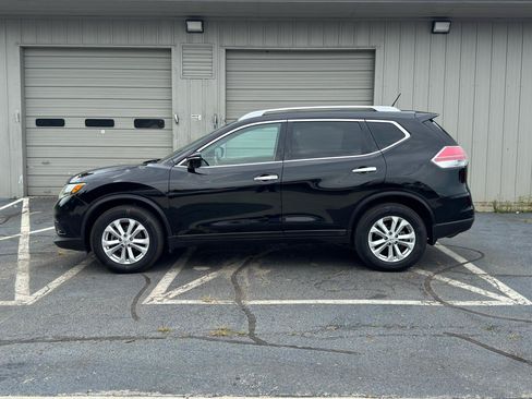 Used 2015 Nissan Rogue SV w/ SV Premium Package AWD/4WD image 2