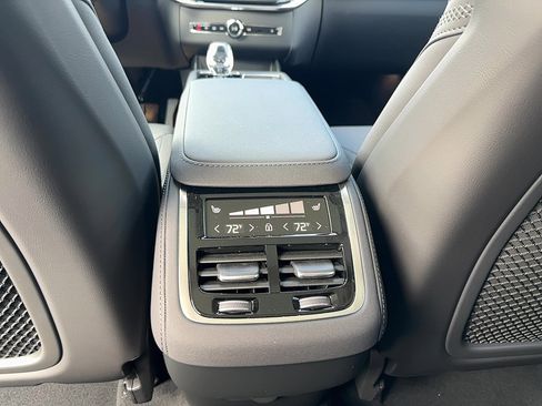 Used 2026 Volvo XC90 B5 Core w/ Protection Package Premier AWD/4WD image 17