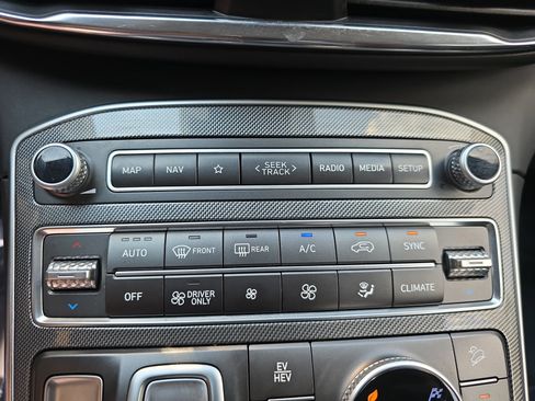 Used 2023 Hyundai Santa Fe Limited AWD/4WD image 24