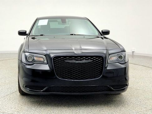 Used 2022 Chrysler 300 Touring w/ Sport Appearance Package image 2