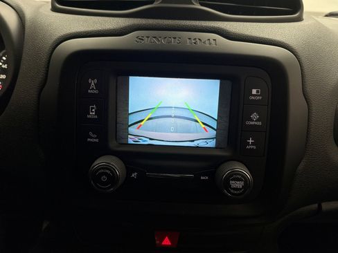 Used 2016 Jeep Renegade 75th Anniversary image 13