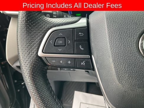 Used 2023 Toyota Sienna Limited FWD image 8